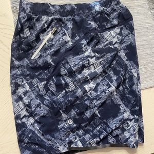 Lululemon men’s surge shorts 7” XL